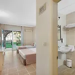 Bed & Breakfast Alados 2*