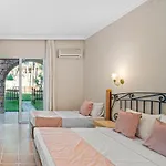Alados Bed and Breakfast 2*
