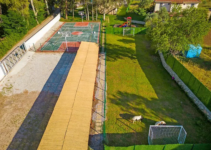 Alados Nocleg ze śniadaniem 2*